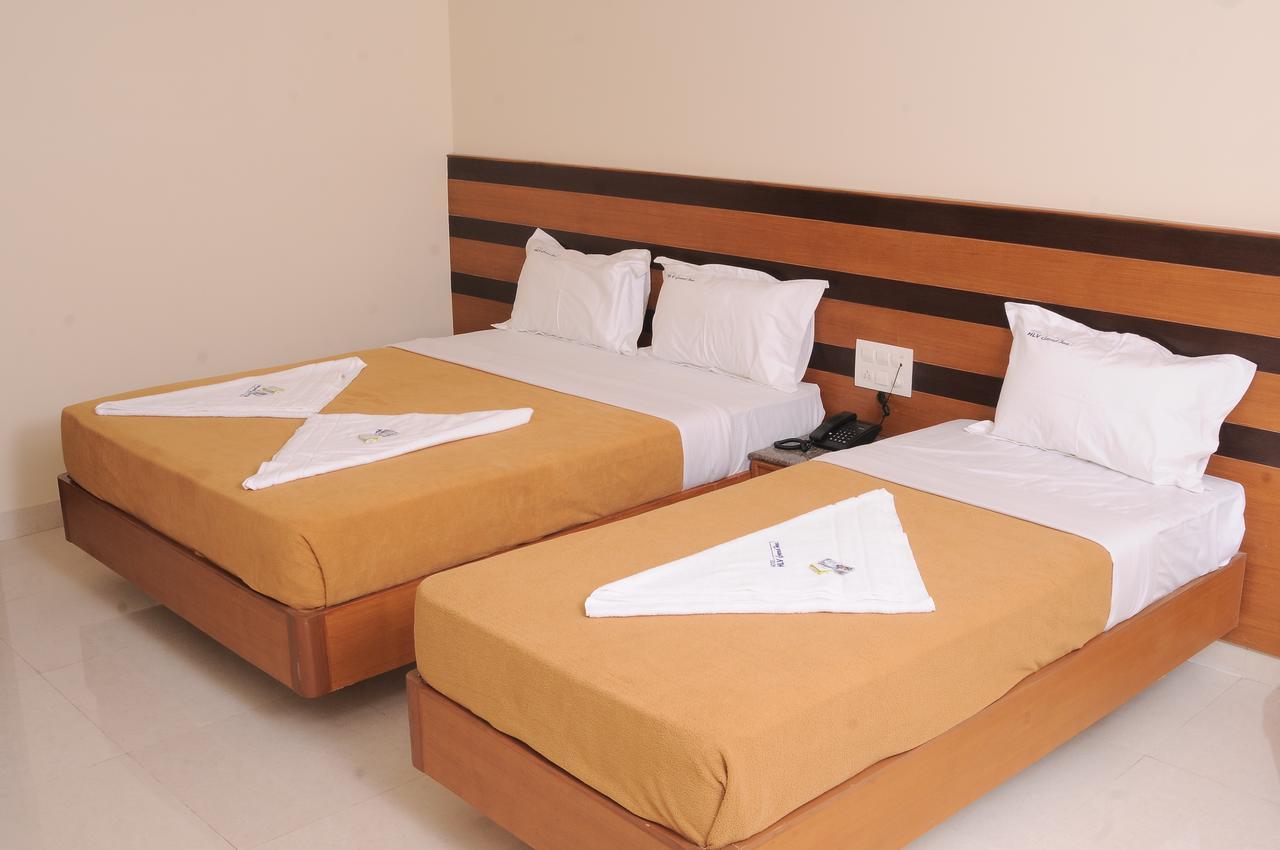 Hlv Grand Inn Bangalore Esterno foto