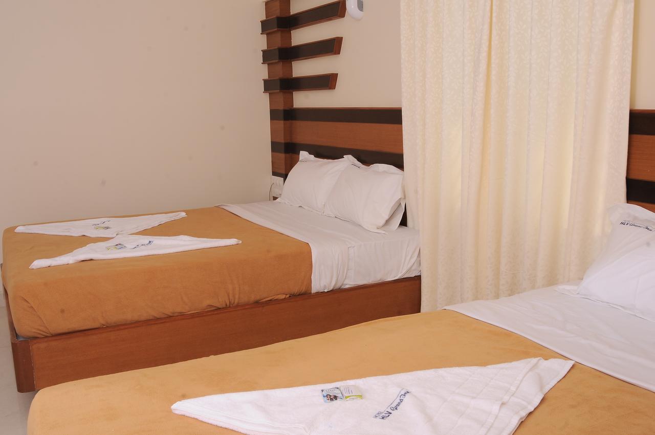 Hlv Grand Inn Bangalore Esterno foto
