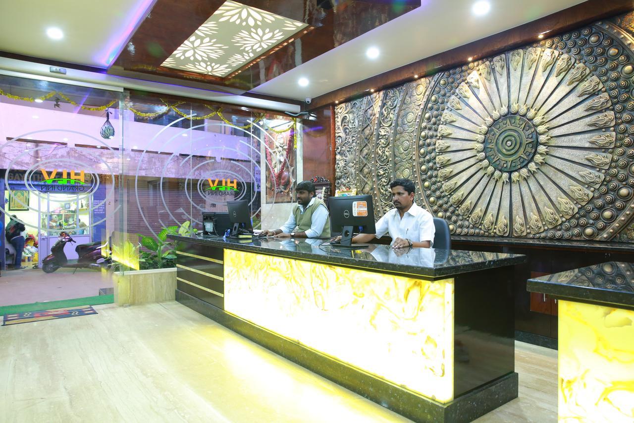 Hlv Grand Inn Bangalore Esterno foto