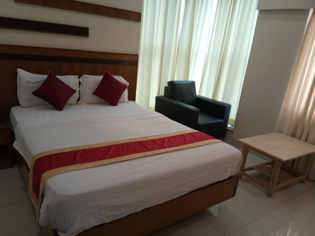 Hlv Grand Inn Bangalore Esterno foto
