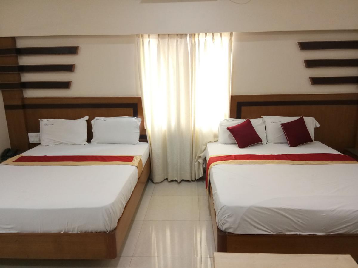 Hlv Grand Inn Bangalore Esterno foto